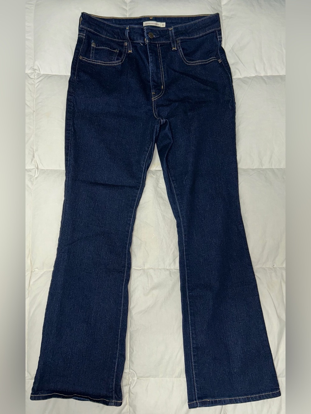 Levi’s 725 hi-rise bootcut jeans classic stretch sz 31/12 like new